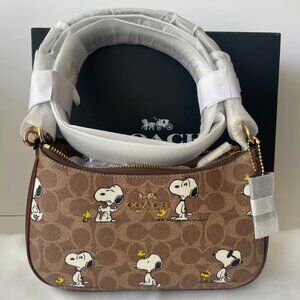 NWT Coach X Peanuts Teri Shoulder Bag In Signature Canvas With Snoopy Print